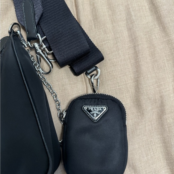 PRADA Nylon Re-Edition 2005 Shoulder Bag - Picture 4 of 5